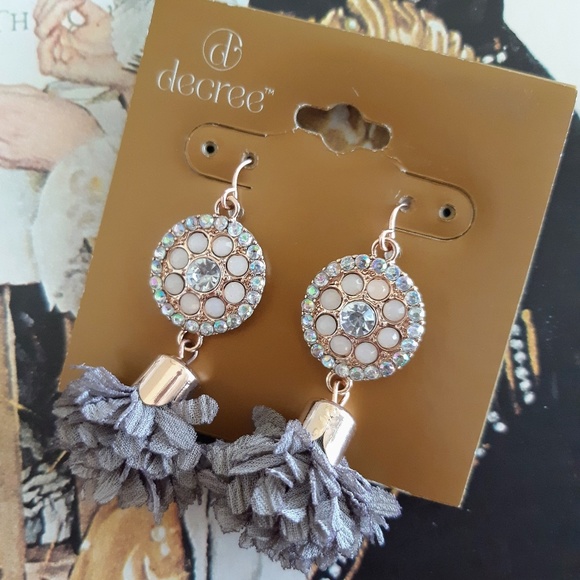 *FREE!* NWT Decree Stone & Crystal Tassle Earrings - Picture 3 of 6